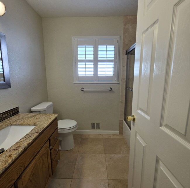 Building Photo - 4BD/2.5BA Single Story, Court Location on Walnut Creek Border