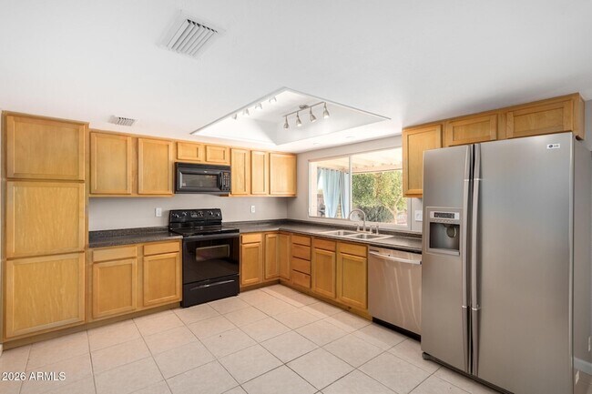 Building Photo - 2311 W Del Oro Cir