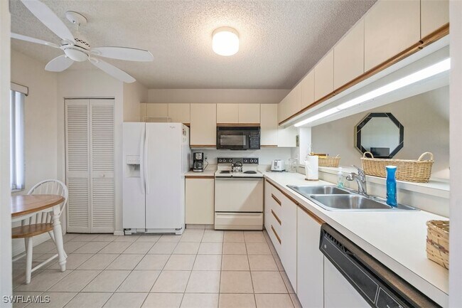 Building Photo - 5975 Bloomfield Cir