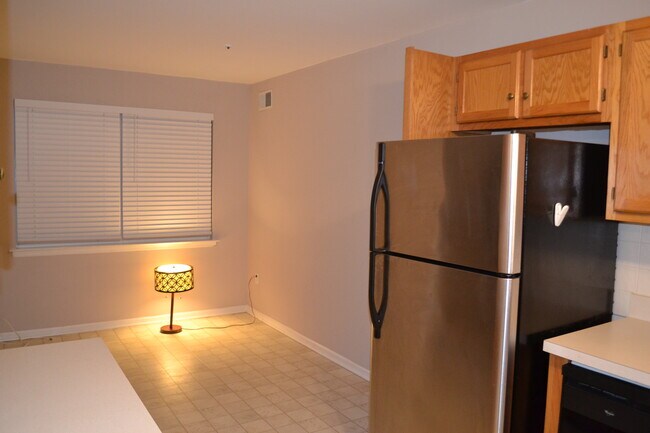 Building Photo - 51 Brookside Ln