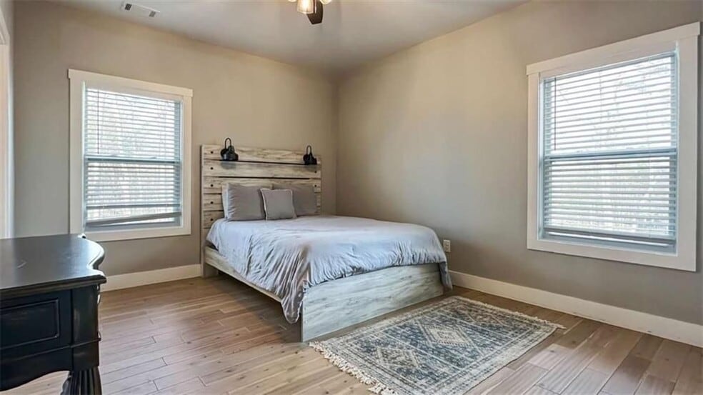 Building Photo - 360 Prince Dr