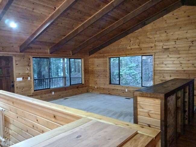 Building Photo - Woodland Setting- West Linn 3 Bedroom 2.5 ...