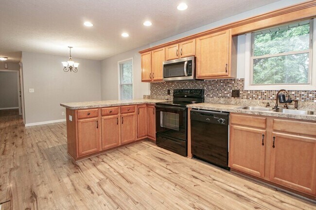 Building Photo - 403 Corinne Cir