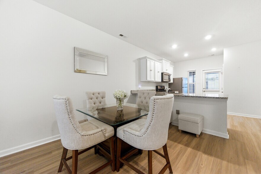 Building Photo - 1615 Independence Blvd