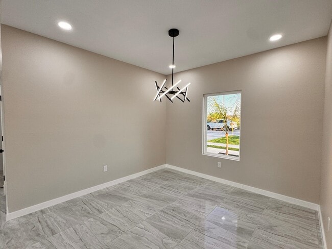 Building Photo - 6702 El Bosal Ln