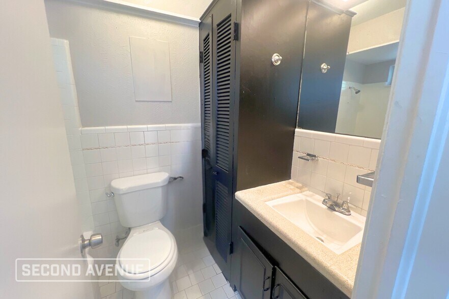 Building Photo - 3347 Navajo Pl