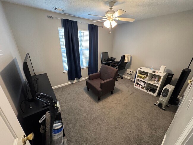 Building Photo - Beautiful 3 Bedroom 2 Bath Home Close to I-20.