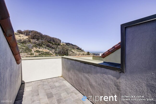 Building Photo - 3 br, 2 bath Condo - 32 Megan Dr, San Fran...