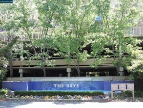 Building Photo - 310 N Civic Dr
