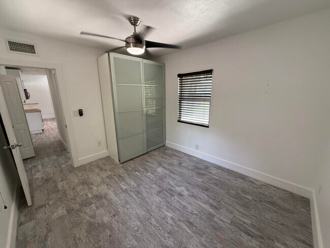 Building Photo - 5967 SW 58th Terrace