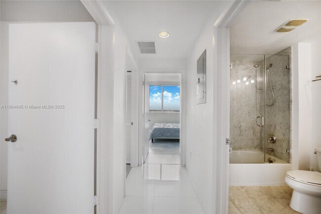 Building Photo - 253 NE 2nd St