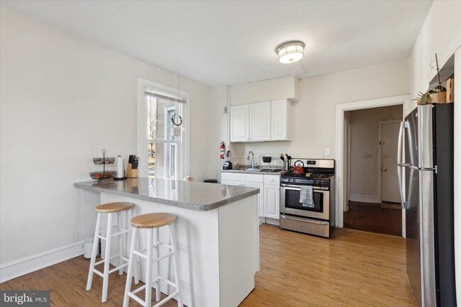 Building Photo - 118 Walnut Ave