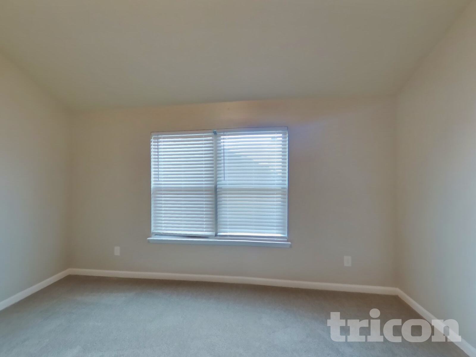 Building Photo - 744 Effendi Pl