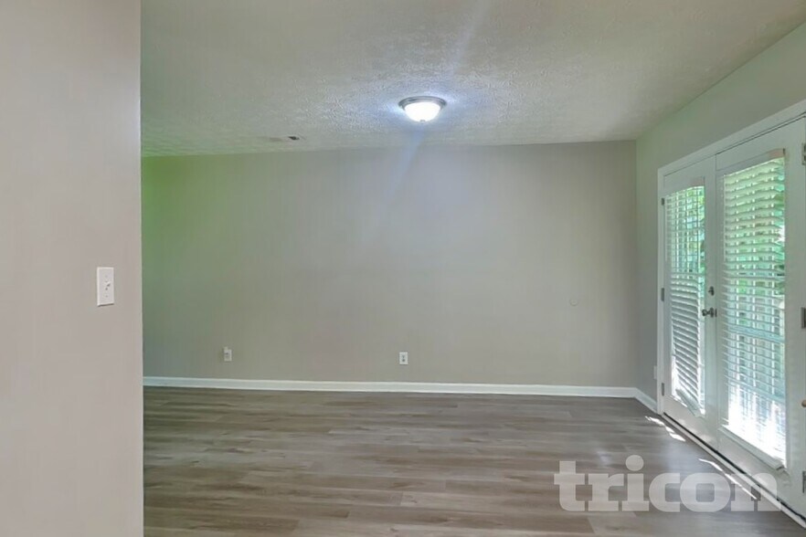 Building Photo - 3341 Goldenchain Dr