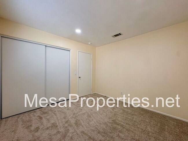 Building Photo - 14945 Cobalt Rd