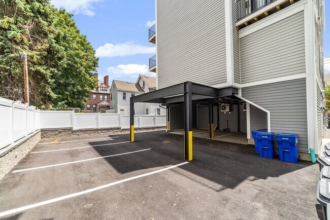 Building Photo - 208 Spencer Ave