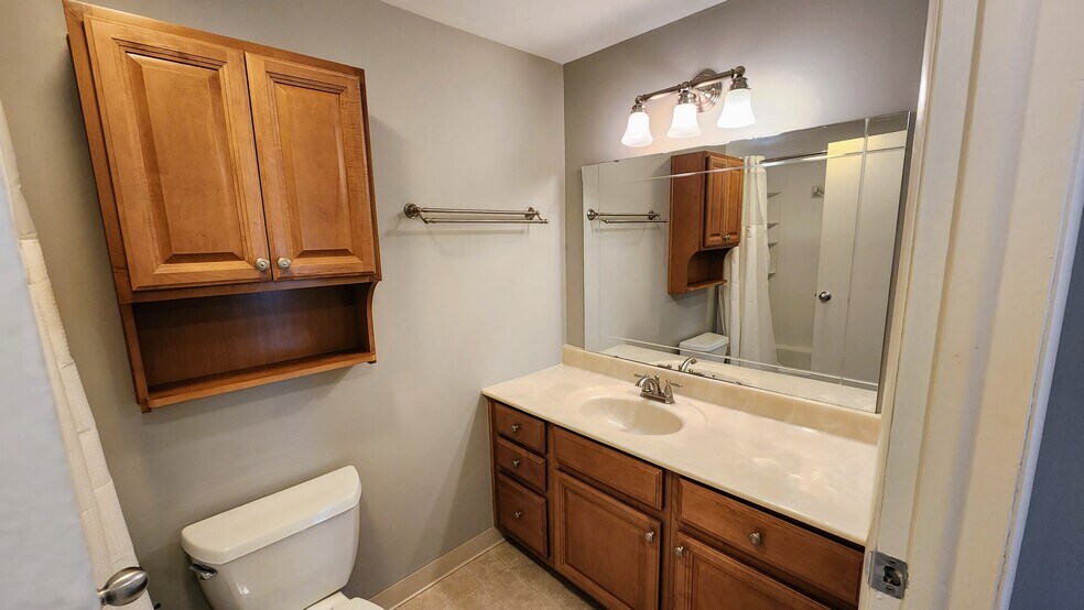 Building Photo - 4313 Hemlock Cir