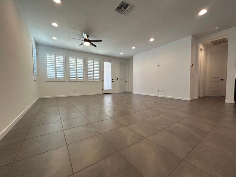 Building Photo - 21357 E Macaw Dr