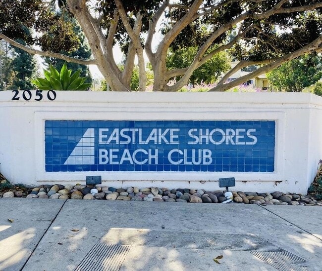 Building Photo - Eastlake Shores Downstairs Condo feat. Two Bedrooms and Two Bathrooms