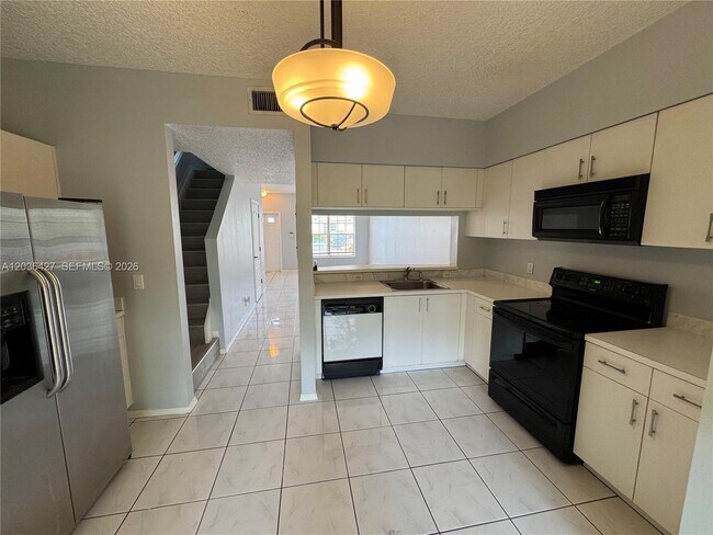 Building Photo - 77 Simonton Cir