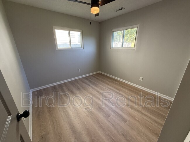 Building Photo - 690 Gibbard Ave