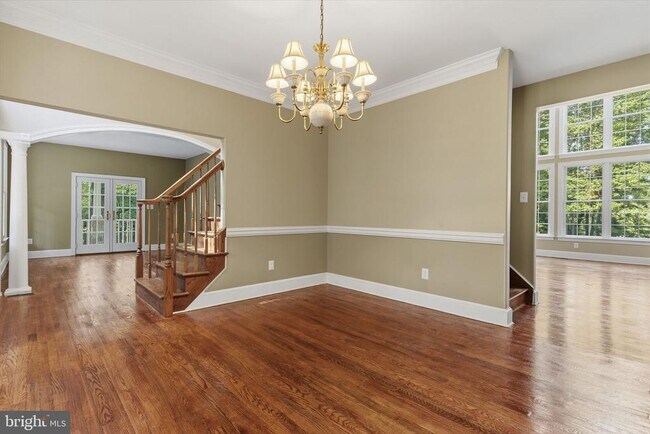 Building Photo - 45105 Mill Creek Way