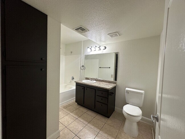 Building Photo - 5055 W Hacienda Ave