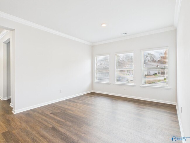 Building Photo - 157 High Leaf Dr