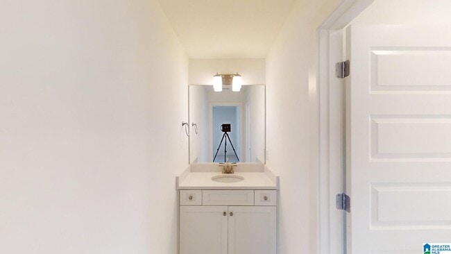 Building Photo - 12411241 Chelsea Pk Trl