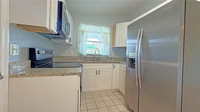 Building Photo - 1311 Hillcrest Dr