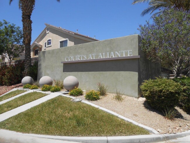 Primary Photo - Beautiful Spacious Townhome in Gated Commu...