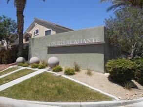 Building Photo - Beautiful Spacious Townhome in Gated Community