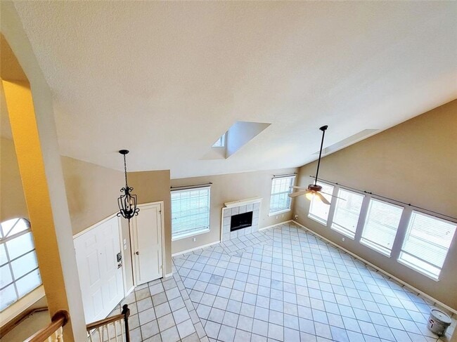 Building Photo - 1530 Arusha St