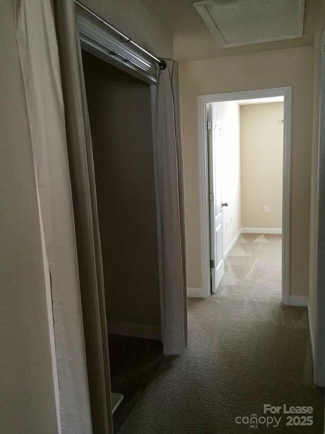 Building Photo - 345 Sandy Spring Ln