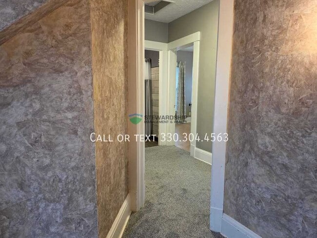 Building Photo - 213 Chestnut Ave NE