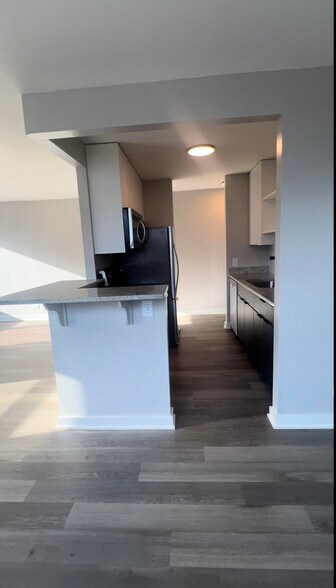 Building Photo - 70 W Huron St