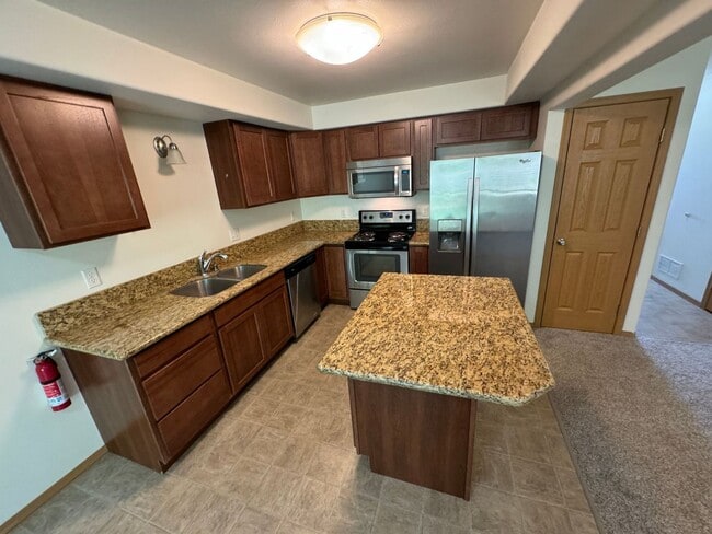 Building Photo - 5595 S Irwin Dr