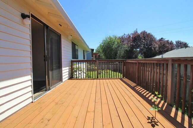 Building Photo - routd01