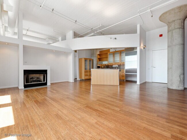 Building Photo - 728 W Jackson Blvd