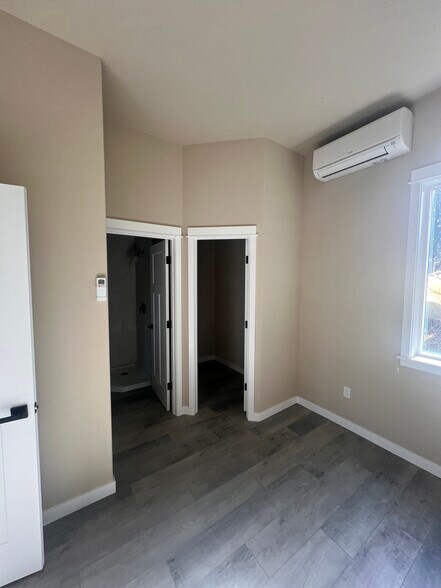 Building Photo - 11420 8th Ave S