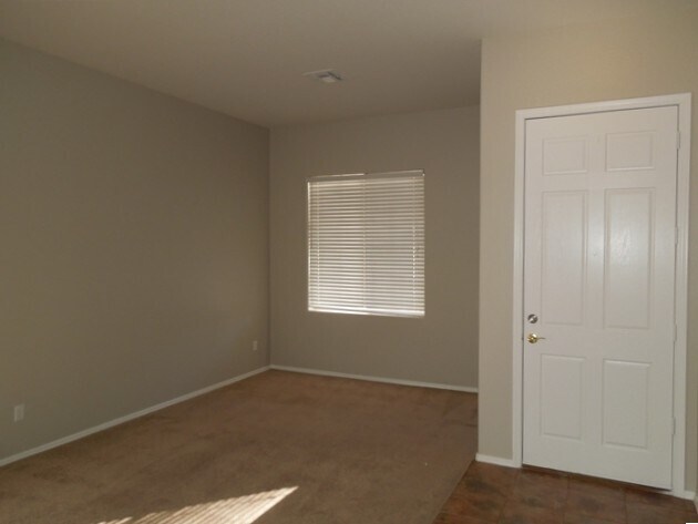 Building Photo - 12717 W Earll Dr