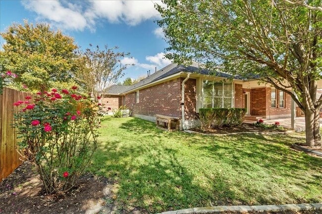 Building Photo - 2405 Speidel Dr
