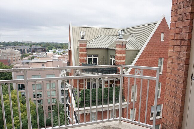 Building Photo - 7500 Woodmont Ave