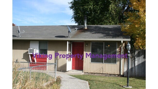 Building Photo - 1830-860