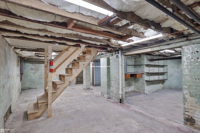 Building Photo - 67 W Laurel St