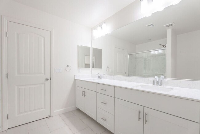 Building Photo - 5474 Enchanted Rose St