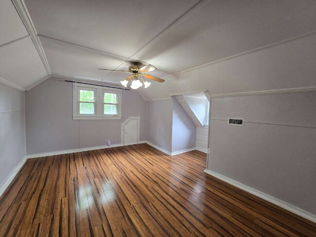 Building Photo - 844 Old Church Rd