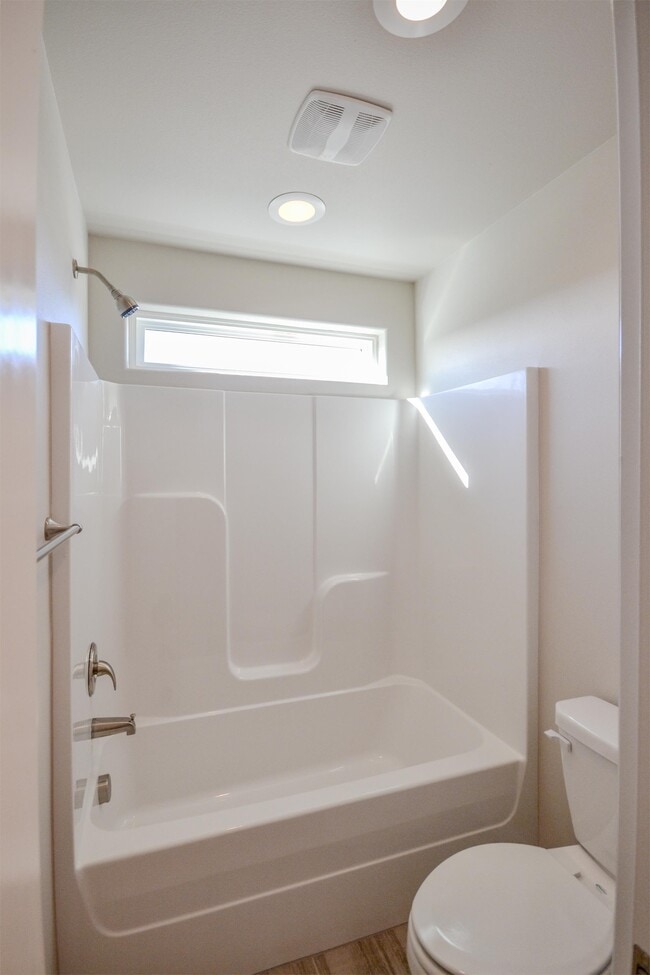 Building Photo - 641 N Keats Dr