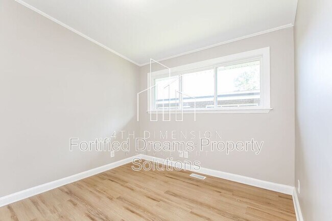 Building Photo - 511 Saunders Pl