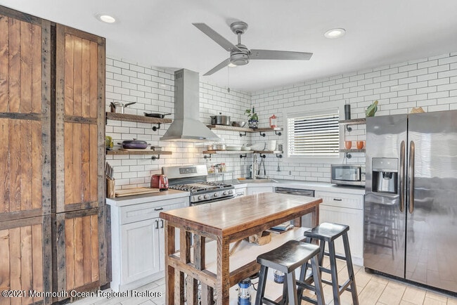 Building Photo - 903 Ocean Ave N